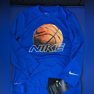 Nike boys long sleeve dry fit tee.  Size 6 Color Royal.